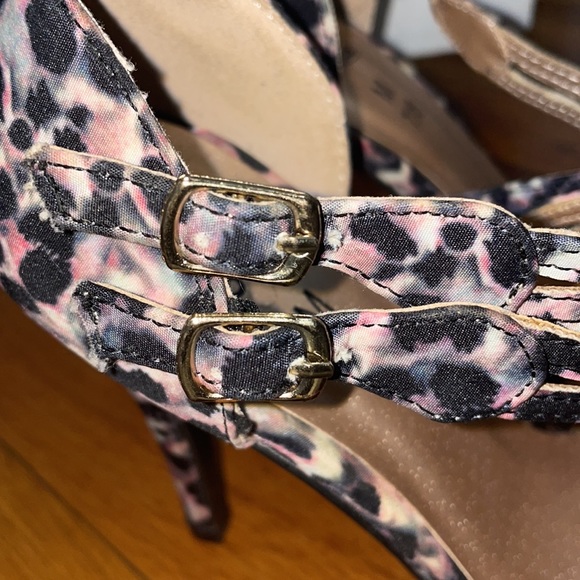 Rue21 Pink Leopard Strap Heels - Picture 6 of 7